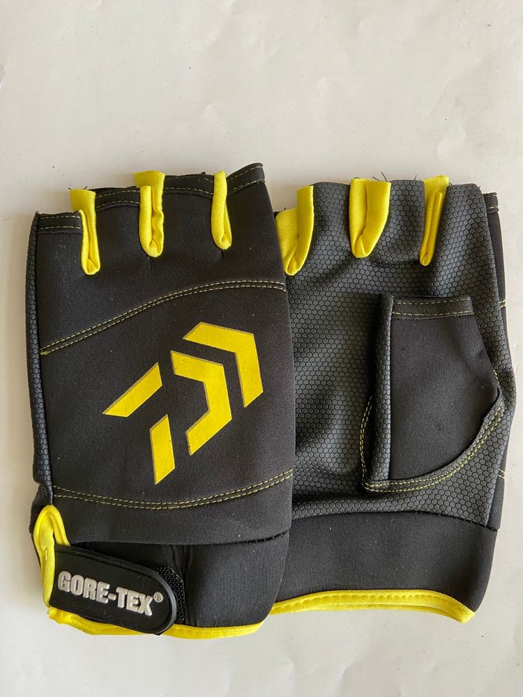 DAIWA Summer-Autumn Gloves GORE-TEX Fabric Colour YELLOW