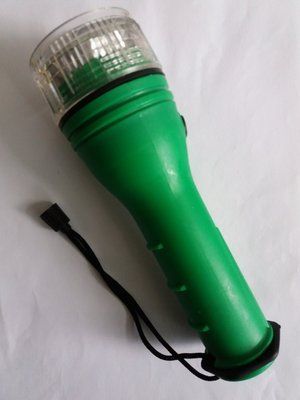 Large Flashlight Without Batteries (R20 batteries)