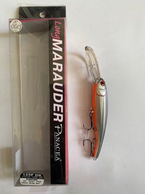 MARAUDER Wobbler L&auml;nge 12,5 cm Gewicht 28 Gramm Tauchtiefe 6,0 m+ Aktion SCHWIMMEND