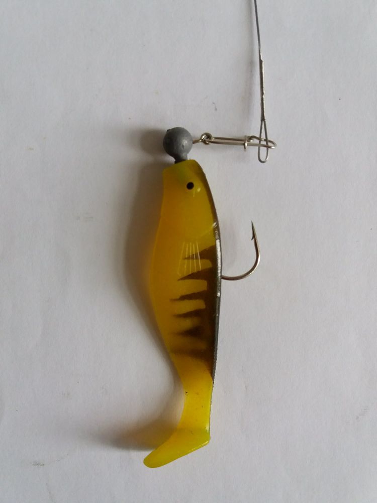 Rigged Silicone Bait Colour YELLOW black back