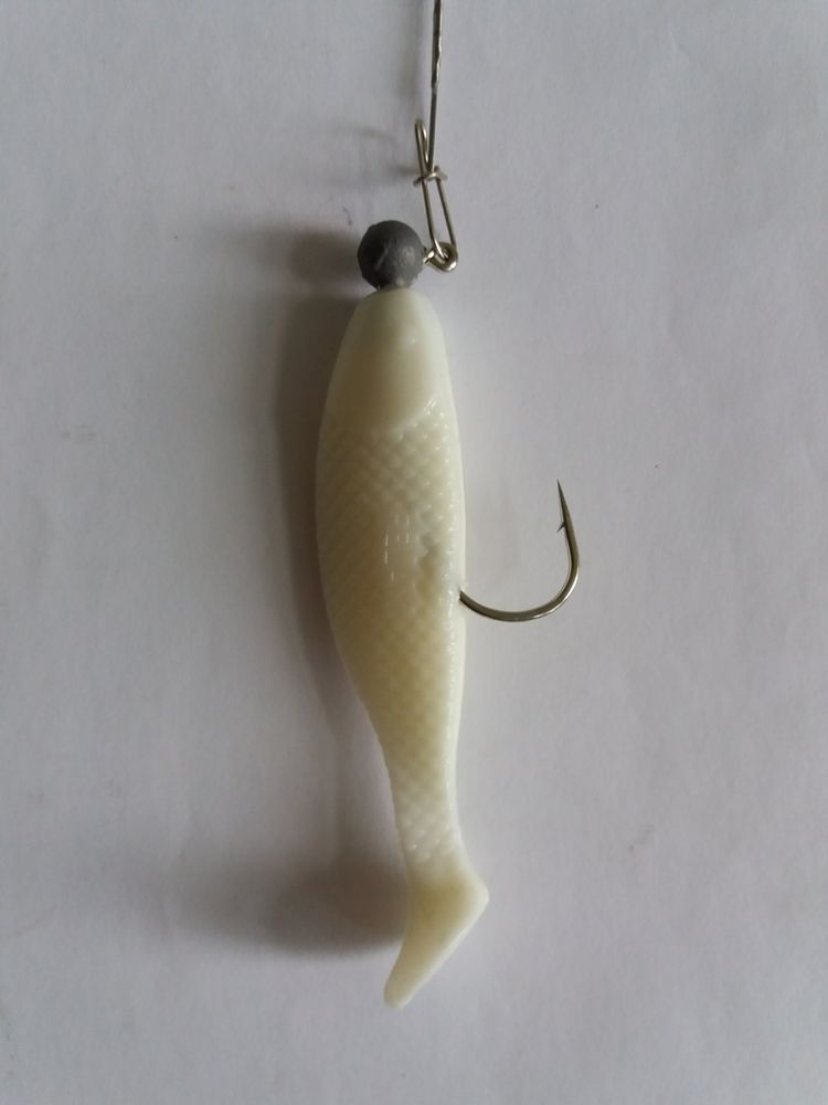 Rigged Silicone Bait Colour WHITE