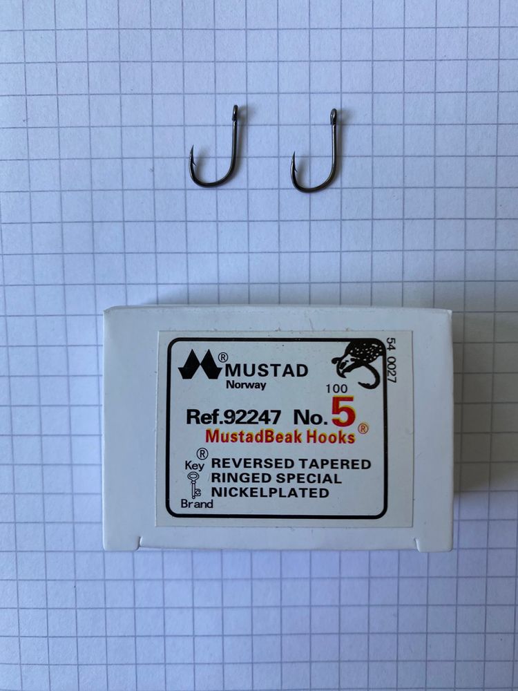 MUSTAD Hooks No. 5 - 1 package of 1000 pieces