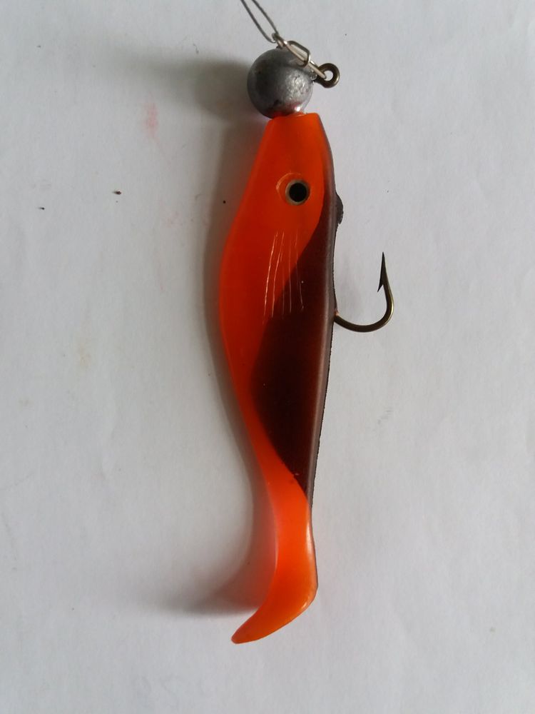 Large Rigged Silicone Bait Colour RED black back