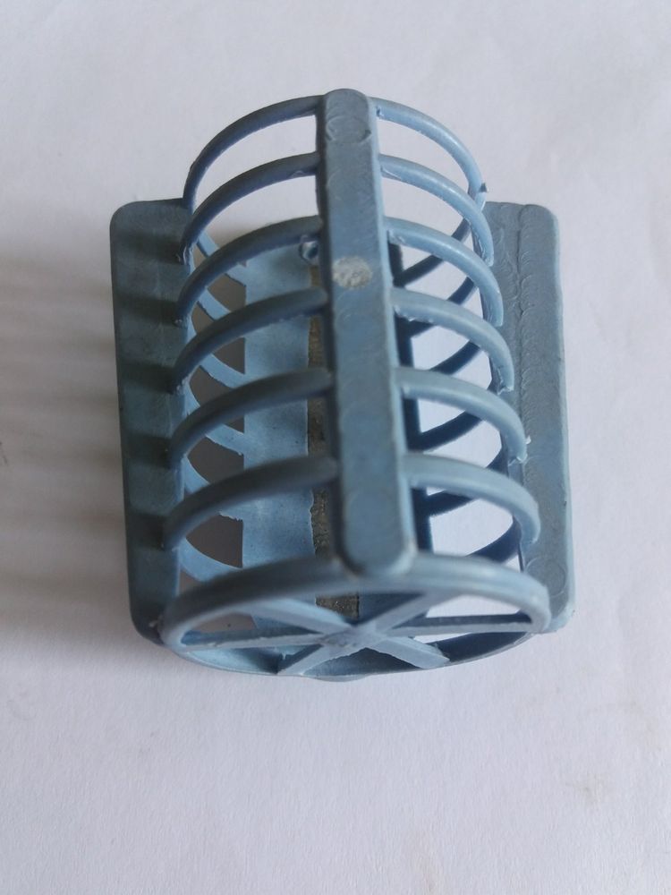 Plastic Feeder with Wings 50 grams