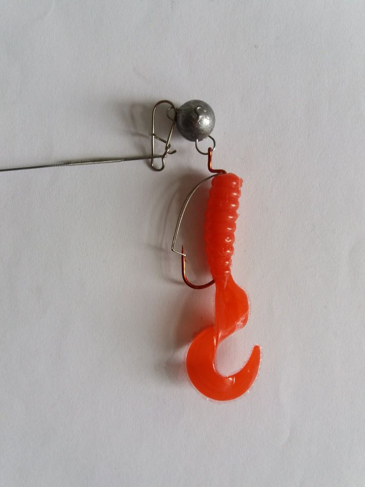 Small Rigged Silicone Twister Colour RED