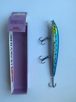 Wobbler Rapala Husky Jerk L&auml;nge: 12 cm Gewicht: 13 Gramm Tauchtiefe: 1,2-2,4 m Mit Rassel, schwebend
